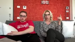 Jouer La moglie MILF italiana succhia il grosso cazzo di Max Felicitas e riceve una sborrata