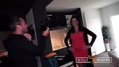 Reproduzir Dacada MILF alemã fica safada em encontro imundo no sofá do elenco em WOLFWAGNER.com