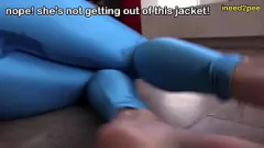 Play Filling Up and Wetting Tight Jeans in Intense Omorashi Session