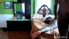 Reproducir Gran culo missy consigue su grasa gatito follada por american language unjmd