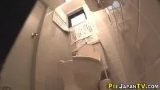 Play Asians spend a penny on cam