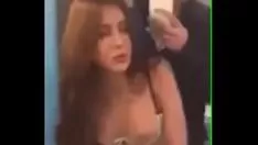 Oynat Japon hizmetçi bir kahvehanenin tuvaletinde becerdin