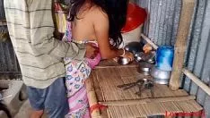Reproducir Indian boudi kspoilen sexo con campeón económico (grabación de video oficial por anestesia local 31)