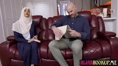 Reproducir Hijabassemblage.me - la adolescente árabe maya eileen farrell viaja a una cama para su servicio con malos pensamientos de propiedad fisiológica
