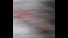 Abspielen Daumen an ihrem heißen Arsch