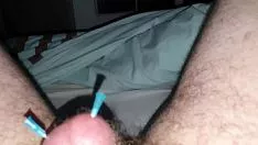 Jouer Aiguillons dans mes noix et sperme