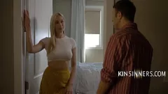 Redare Sora vitregă cu sâni mari Kay Lovely își trădează soțul pentru penisul lui Chad Alva